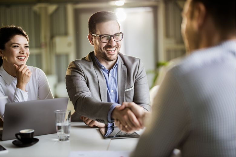 pozyskiwanie klienta na inbound i outbound marketing