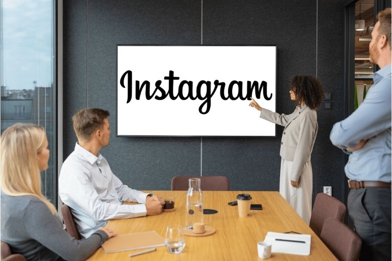 spotkanie firmowe z omawianiem Instagrama do zastosowań biznesowych